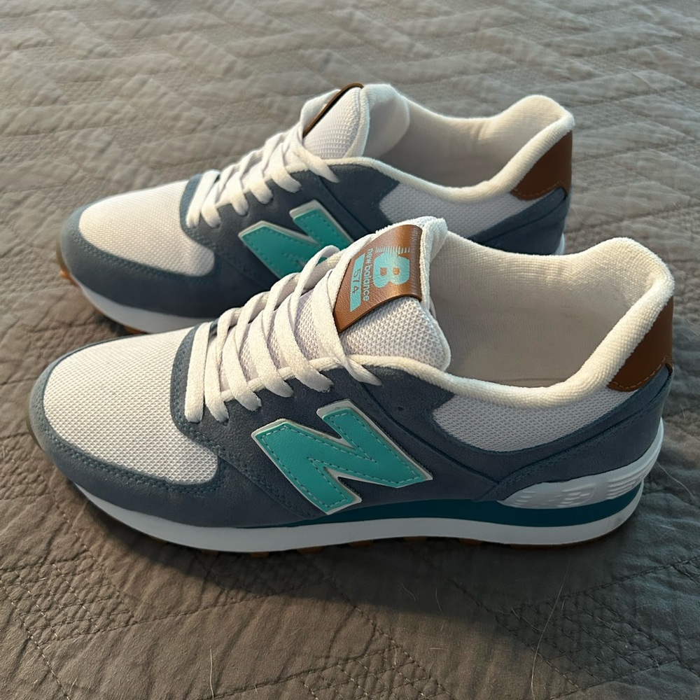 New Balance Men's Blue and White Sneakers